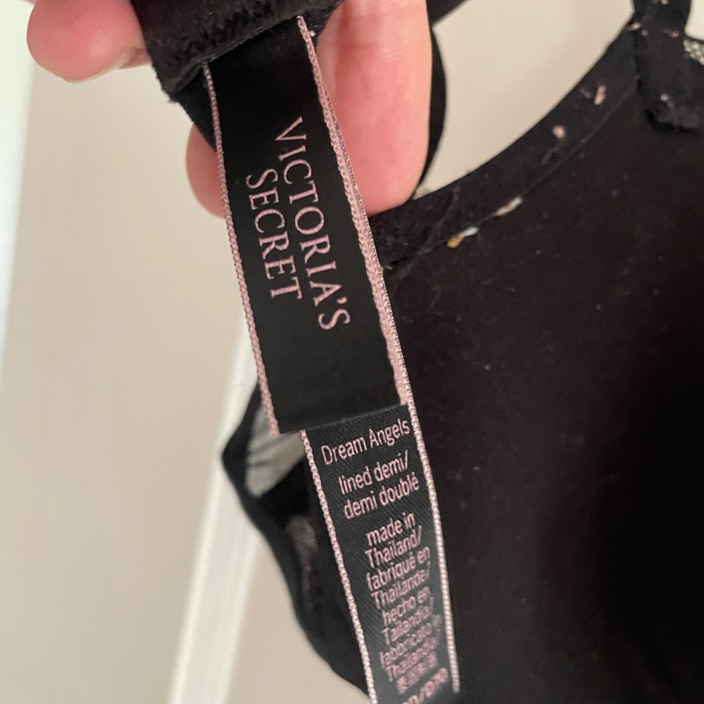 Victoria's Secret Black Floral Embroidered Underwire Bra - Picture 8 of 12